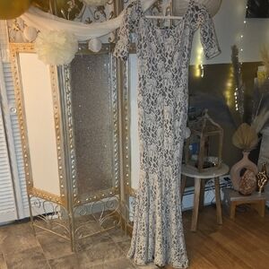 Chic Long Sleeve Lace Gown